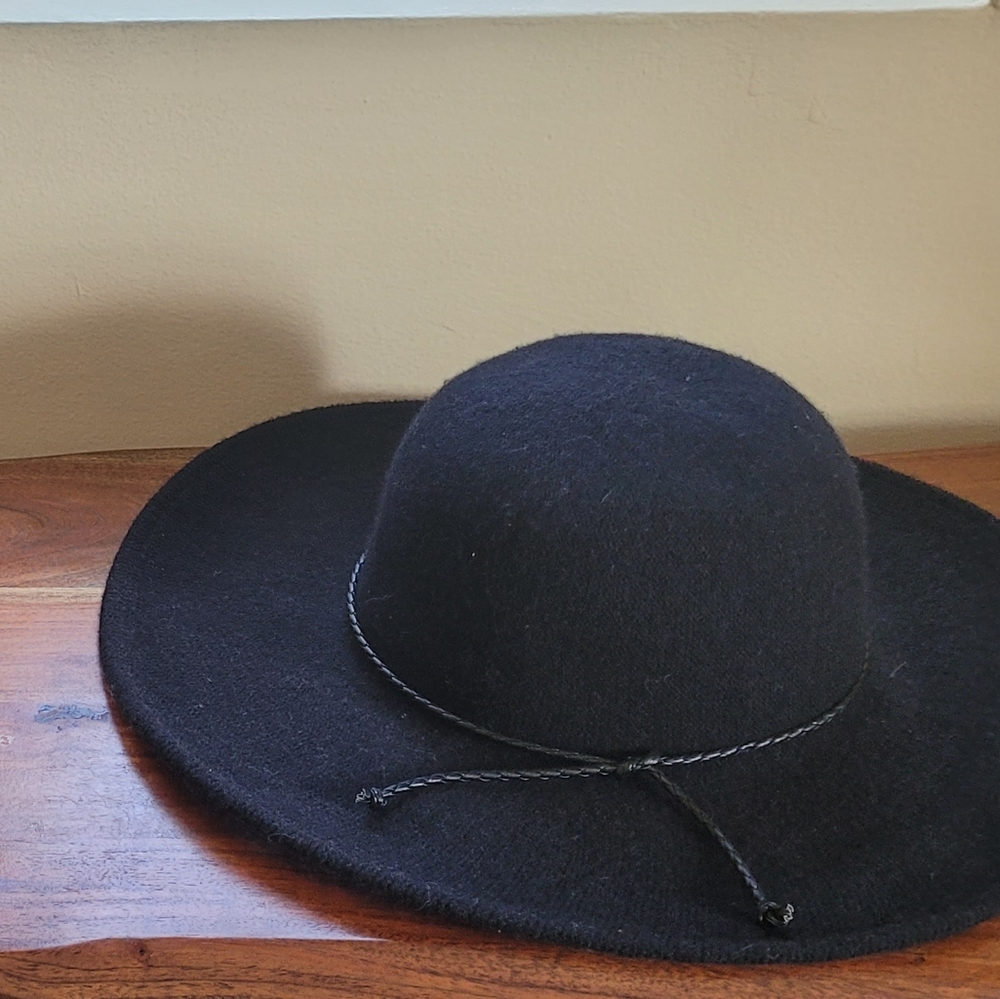 Lightweight Wool Hat
